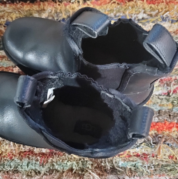 UGG Neumel Platform Chelsea Boot - Picture 4 of 7